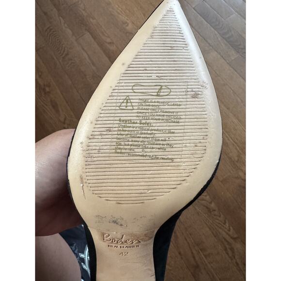 Boden Roseberry Heeled Bootie Black Suede V Opening Step In Women's Size US 11 - Picture 9 of 9